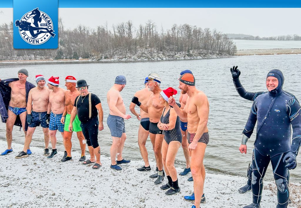 Eisbader und Taucher trafen sich zum traditionellen Silvesterbaden und -tauchen.